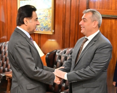 Islamabad 28.07.2026: Speaker National Assembly Sardar Ayaz Sadiq receiving Ambassador of the Republic of Azerbaijan Mr. Khazar Farhadov at Parliament House